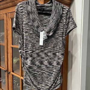 Kohl's Black and Gray Knit Top
